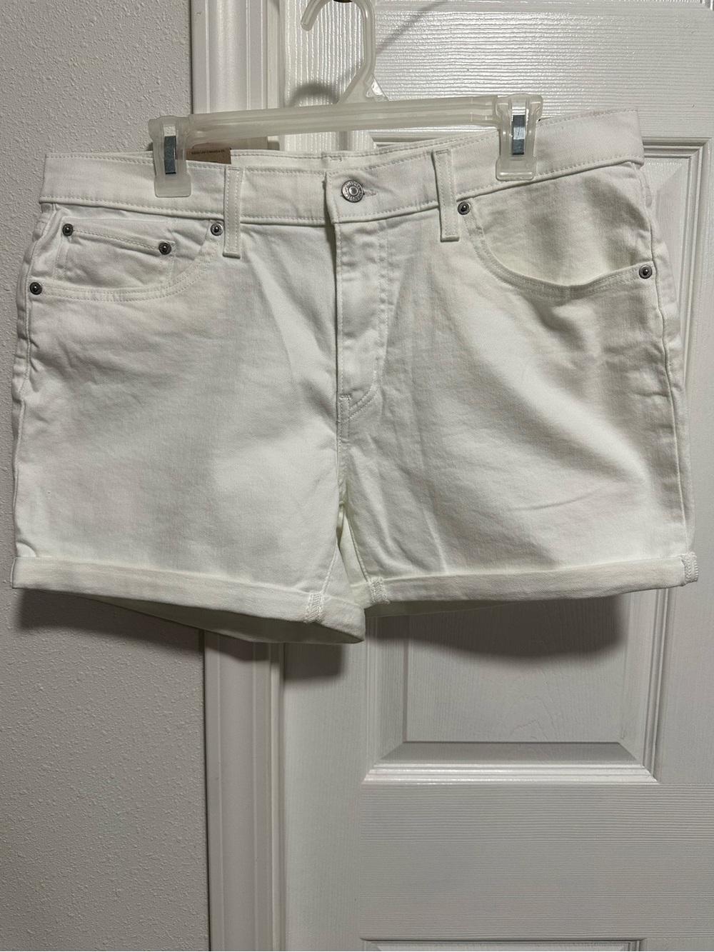 NWT Levi's Mid Length Jean Shorts